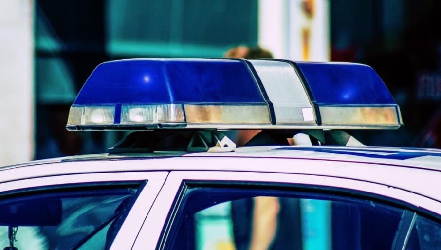Policija privela blokadera iz Loznice! Pretresen stan, oduzet telefon, tereti se za ugrožavanje sigurnosti! (VIDEO)