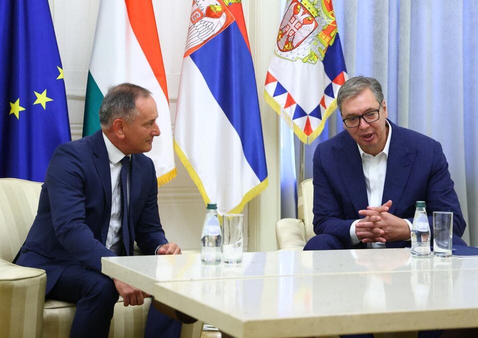 OPROŠTAJNA POSETA U PREDSEDNIŠTVU: Predsednik Vučić primio odlazećeg ambasadora Mađarske Jožefa Mađara