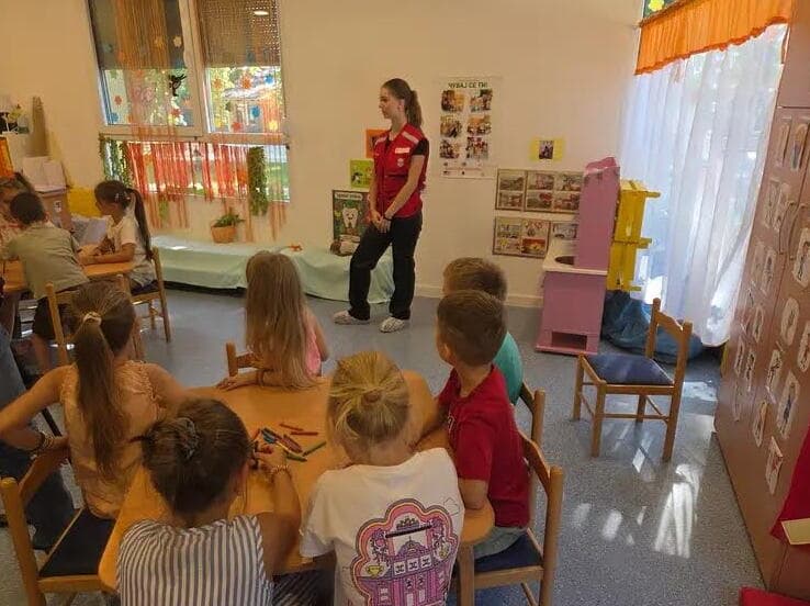 U Kragujevcu održana edukativna radionica o bezbednosti dece povodom Svetskog dana protiv trgovine ljudima