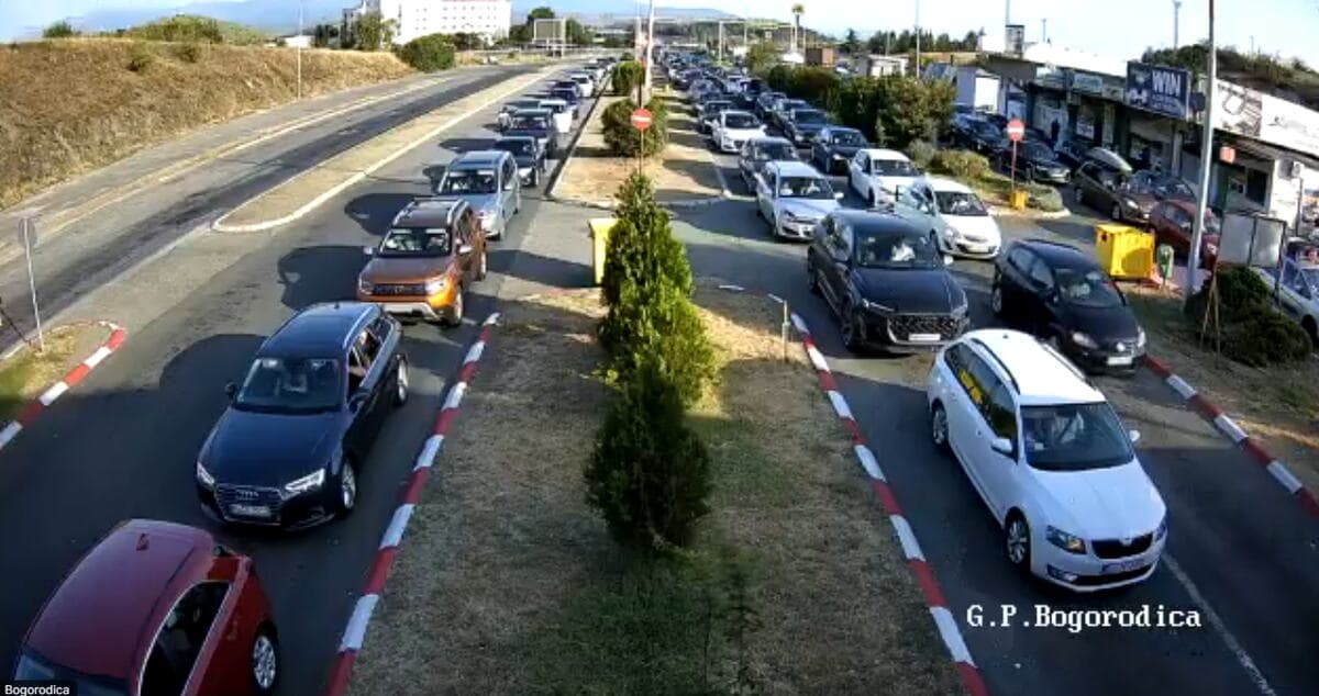 PAKAO NA GRČKOJ GRANICI POČEO ZOROM, ŠTRAJK CARINIKA U TOKU: Duge kolone na izlasku iz Severne Makedonije ka grčkom Evzoniju, sve stoji! (FOTO)