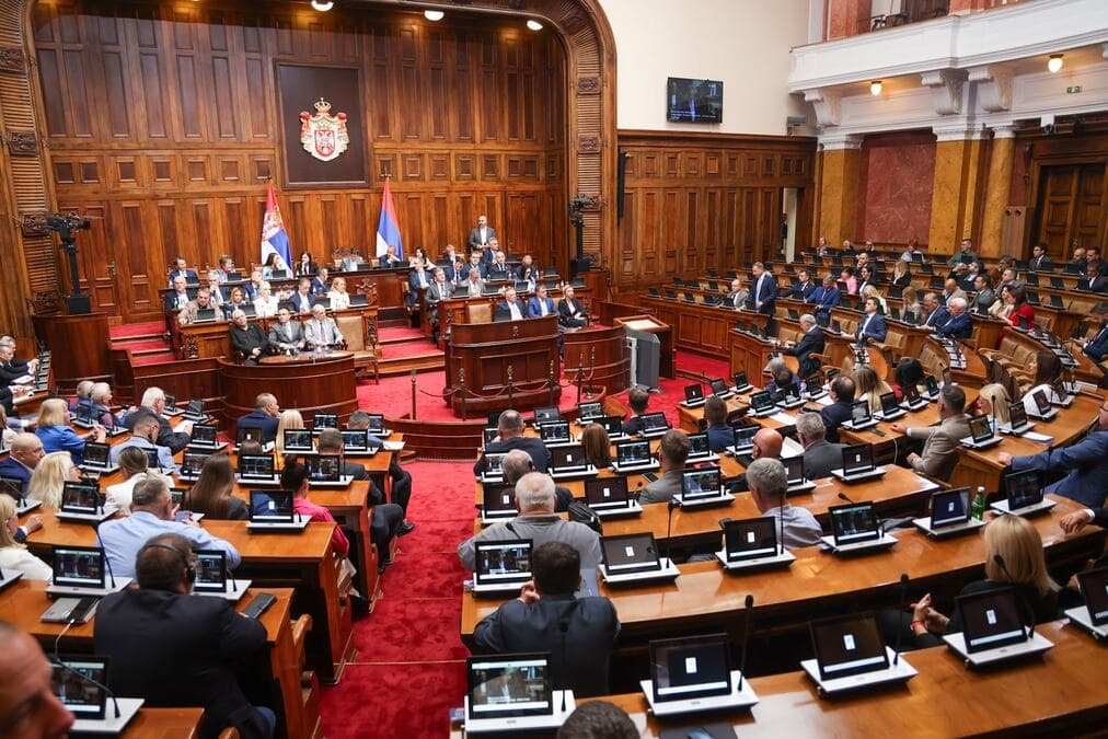 Nastavljena skupštinska sednica o nepoverenju Vladi Srbije