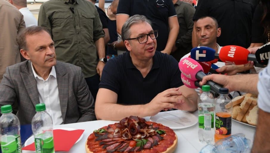 "NAPADAJU ME ONI KOJI IMAJU 0,1 ILI 0,2 POSTO, NjIH SE NIKO NE BOJI" Vučić komentarisao brutalne pretnje blokadera